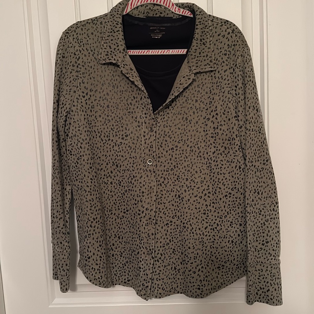 Button up jacket and tshirt